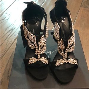 Giuseppe zanotti design Alien/taz  5” inch